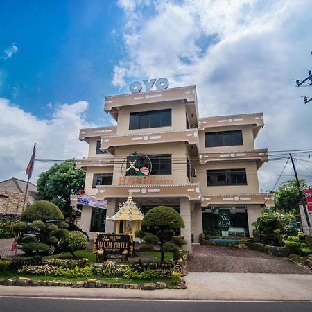Halim Hotel Tanjung Pinang Exterior foto