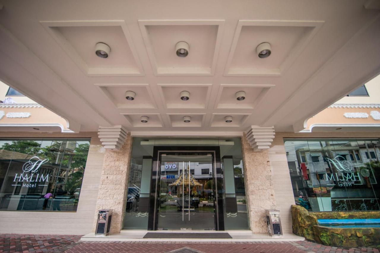 Halim Hotel Tanjung Pinang Exterior foto