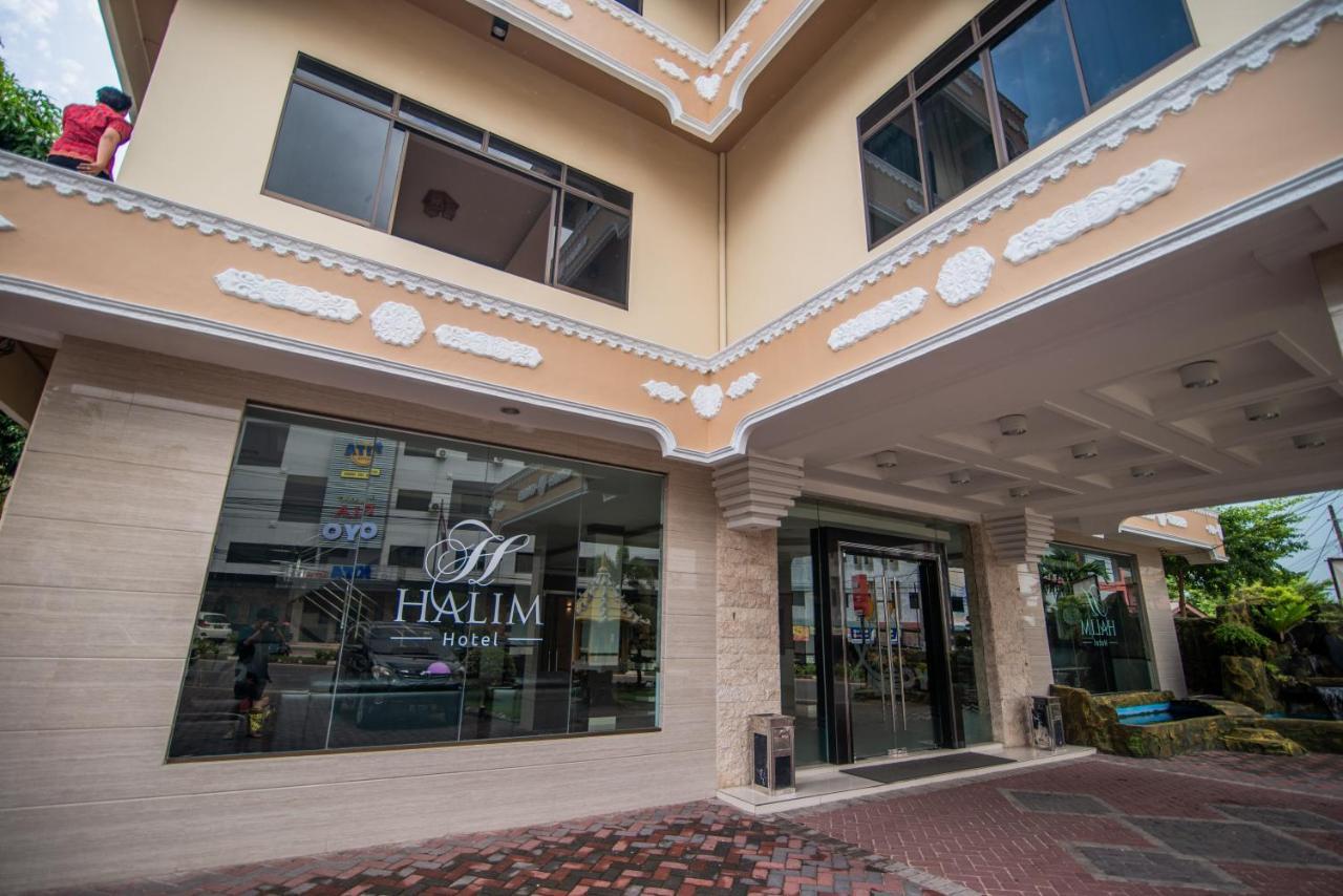Halim Hotel Tanjung Pinang Exterior foto