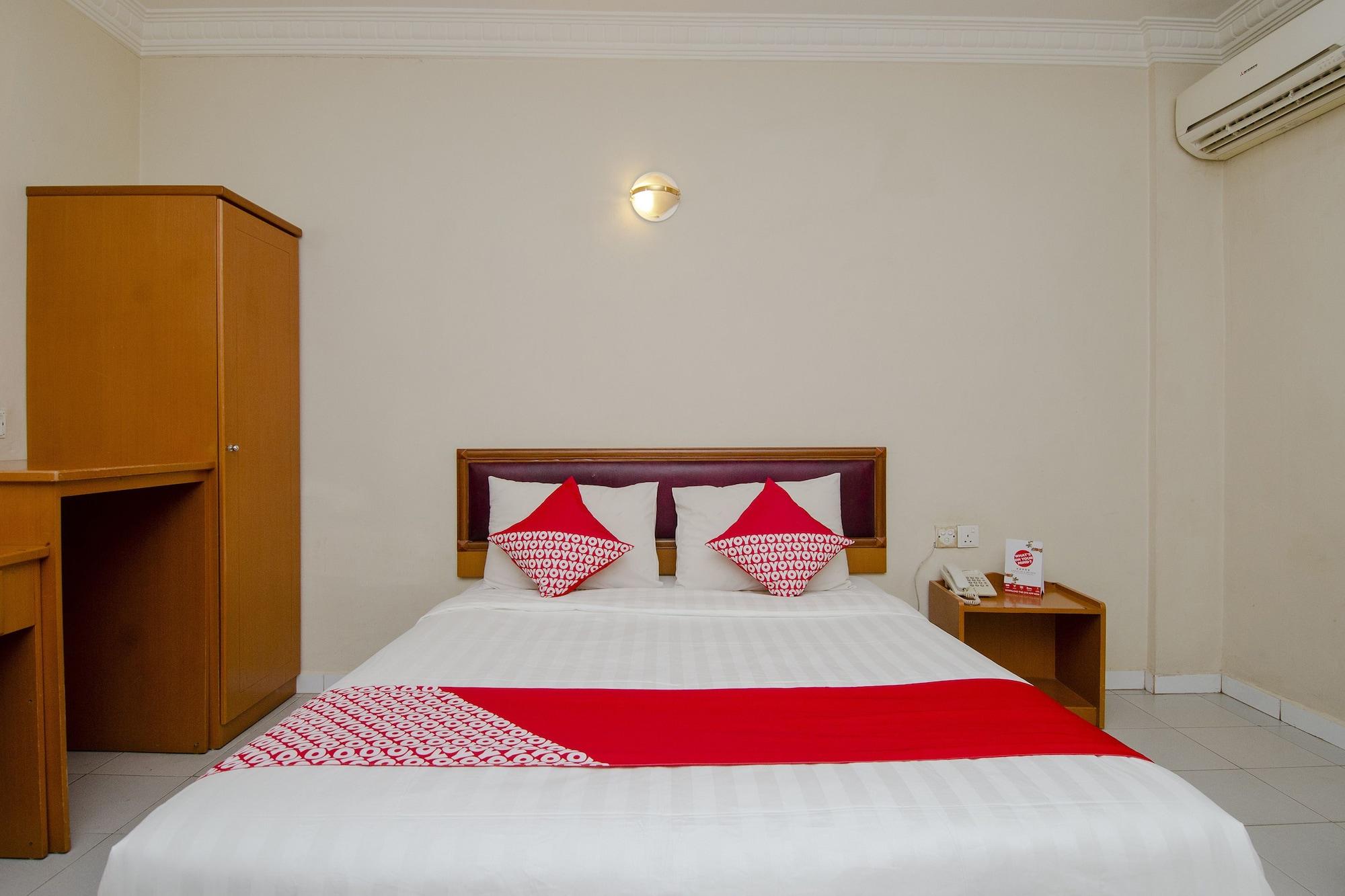 Halim Hotel Tanjung Pinang Exterior foto