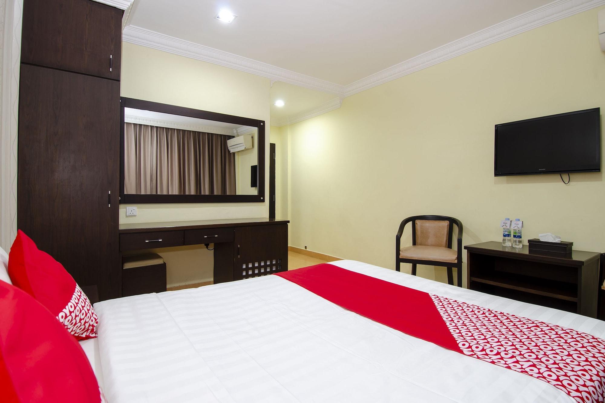 Halim Hotel Tanjung Pinang Exterior foto