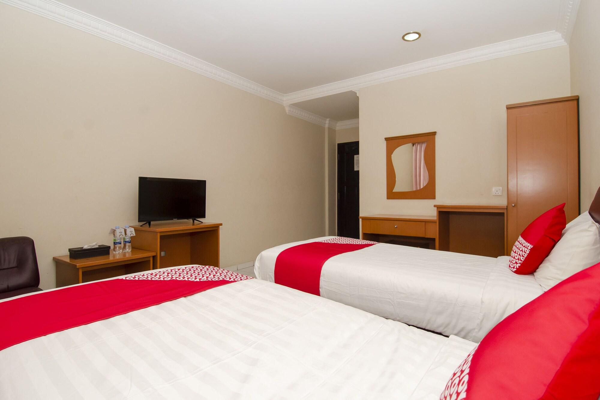 Halim Hotel Tanjung Pinang Exterior foto