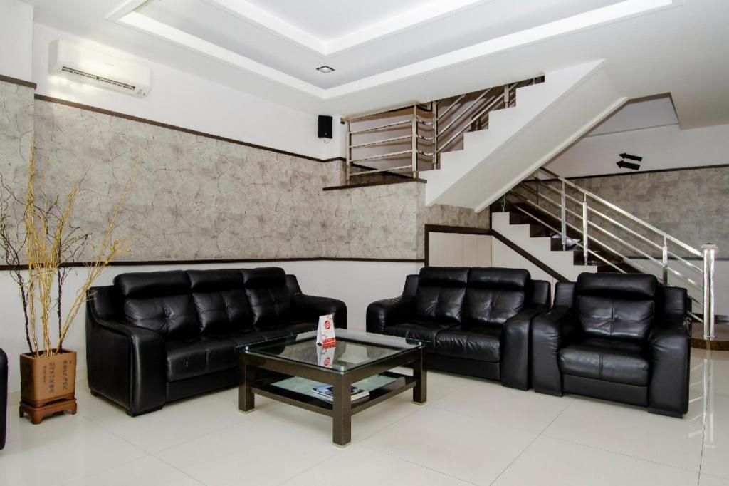 Halim Hotel Tanjung Pinang Exterior foto