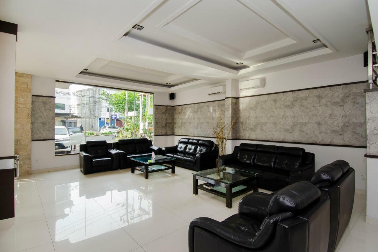Halim Hotel Tanjung Pinang Exterior foto